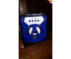 Parlante Bluwttoth Y Radio Azul