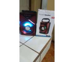 Parlante Blueth Radio Y Llave Maya