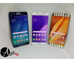 Samsung Galaxy Note 5 negra, blanca y dorada
