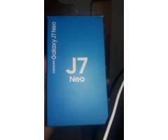 Se Vende J7 Neo Color Dorado