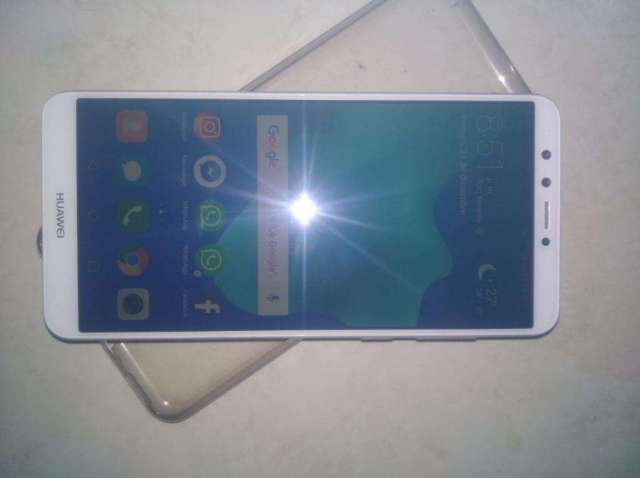 Huawei Y9 2018 Huawei Y9 2018