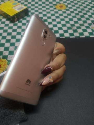 Huawei Mate 9 Lite Huawei Mate 9 Lite