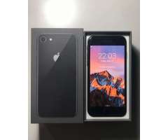 IPhone 8 de 64 gb en perfecto estado con un año de uso.