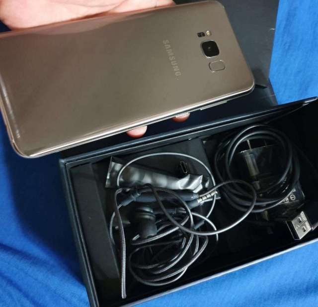 S8 Plus Dorado con Todo S8 Plus Dorado con Todo