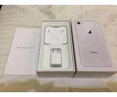 Caja de iPhone 8 con Acesorios Completo